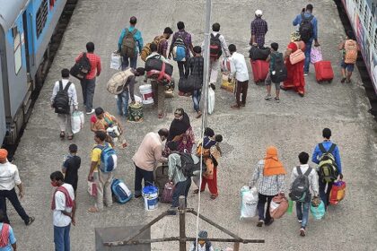 अब प्लटेफॉर्म टिकट के लिए देना होगा 50 रुपए, परिजनों को स्टेशन छोड़ने में जेब होगी ढीली 14