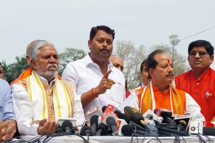 सदन में BJP विधायकों ने किया हंगामा, विजय सिन्हा बोले- सवाल पूछने पर धमकाते हैं RJD नेता 14