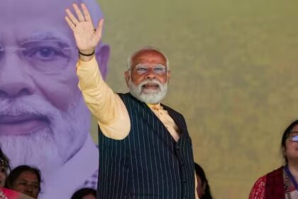 आर्टिकल 370 हटने के बाद पहली बार कश्मीर पहुंच रहे PM मोदी, इन परियोजनाओं का करेंगे उद्घाटन 16