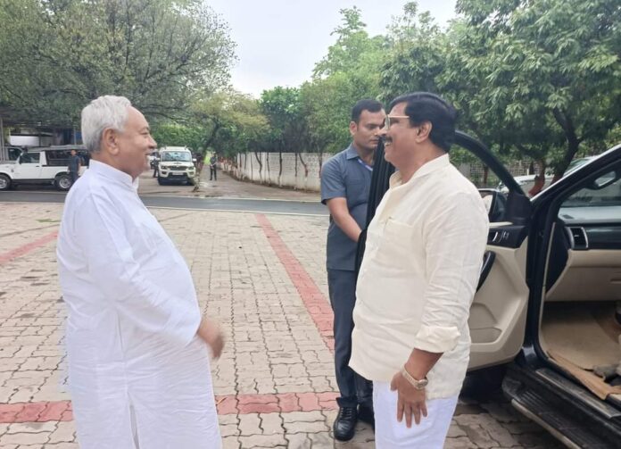 anand mohan with nitish kumar