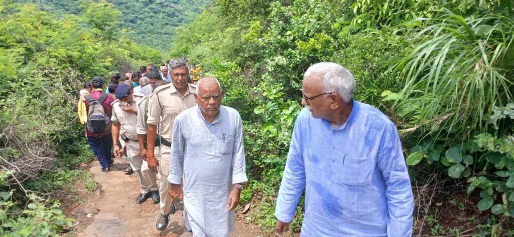 एनडीए सरकार की नाकामी से बराबर पहाड़ी पर श्रद्धालुओं की गई जान, माले ने मृतक आश्रितों को मुआवजा देने की मांग की 1