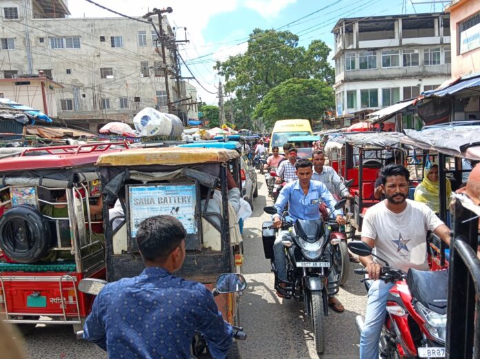 किशनगंज में सड़क जाम से निजात के लिए नप ने मांगा पुलिस बल