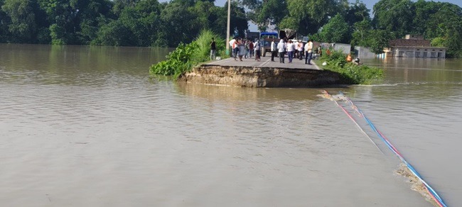 बिहार में बाढ़ से जनजीवन अस्त-व्यस्त, गंगा नदी के विकराल रुप से डरे लोग, हाथीदह में टूटा रिकॉर्ड 1