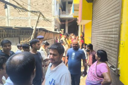 मुकेश सहनी के करीबी नेता पर दिनदहाड़े फायरिंग करने का आरोप, आधा दर्जन से अधिक खोके पुलिस ने की बरामद, इलाके में दहशत.. 2