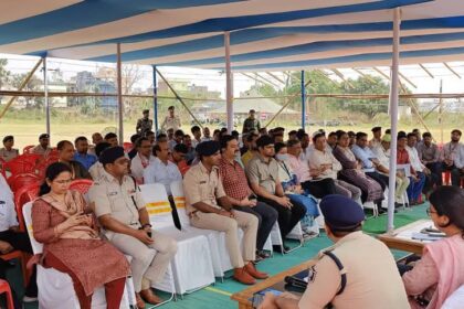 गृह रक्षकों की बहाली के सिलसिले में डीएम- एसपी ने की संयुक्त ब्रीफिंग 12