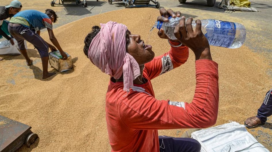 बिहार के कई जिलों में फिर से आंधी-बारिश के आसार, कुछ जिलों में भीषण गर्मी का भी.. 2 बिहार के कई जिलों में फिर से आंधी-बारिश के आसार, कुछ जिलों में भीषण गर्मी का भी.. 1