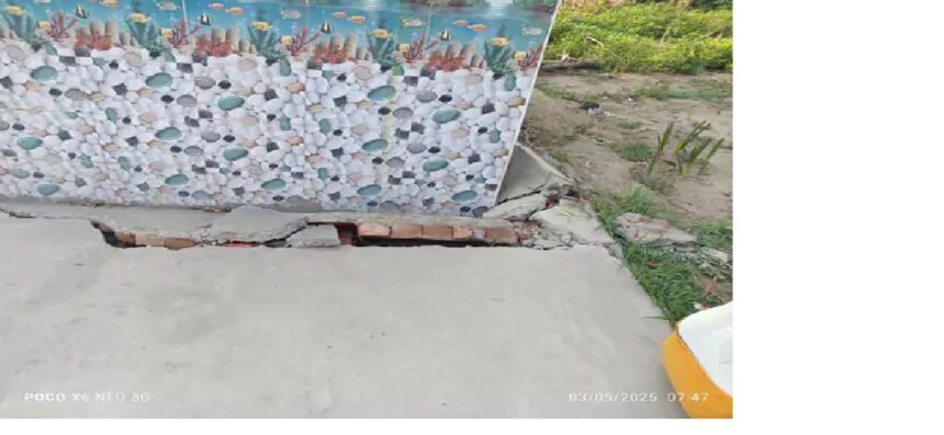 जहानाबाद में 5.57 लाख की प्याऊ योजना में घोटाला चालू होने से पहले ही टूटा सरकारी प्याऊ घर, ग्रामीणों ने की जांच की मांग 1 जहानाबाद में 5.57 लाख की प्याऊ योजना में घोटाला चालू होने से पहले ही टूटा सरकारी प्याऊ घर, ग्रामीणों ने की जांच की मांग 1