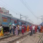 रक्सौल रेलवे गुमटी पर हादसे को निमंत्रण देती लापरवाही कभी भी हो सकती है कोई बड़ी दुर्घटना, बचाव का कोई उपाय नहीं 5