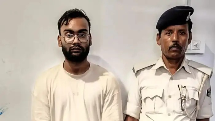 नीट पेपर लीक का कनेक्शन बांग्लादेश से जुड़ा, मेडिकल का छात्र अररिया से गिरफ्तार.. 1