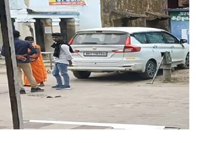 तेज रफ्तार ट्रक ने बाइक को मारी टक्कर, 20 फीट तक घसीटा युवक को सिर में आई गंभीर चोट, घायल पटना रेफर 11