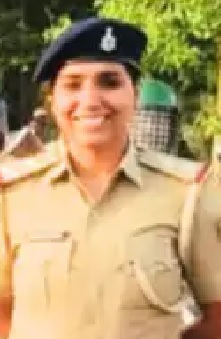पांच कार्टन शराब के साथ तस्कर गिरफ्तार नशे में पैरवी करने थाने पहुंचे मुखिया पति शिक्षक भी जांच के बाद गिरफ्तार 1 पांच कार्टन शराब के साथ तस्कर गिरफ्तार नशे में पैरवी करने थाने पहुंचे मुखिया पति शिक्षक भी जांच के बाद गिरफ्तार 1