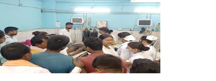 बालू लदे ट्रैक्टर ने दो भाइयों को कुचला, ग्रामीणों ने काटा बवाल 1 बालू लदे ट्रैक्टर ने दो भाइयों को कुचला, ग्रामीणों ने काटा बवाल 1
