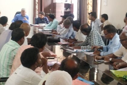कार्य में शिथिलता बरतने वाले बीएलओ पर जिला निर्वाचन आयोग सख्त 19