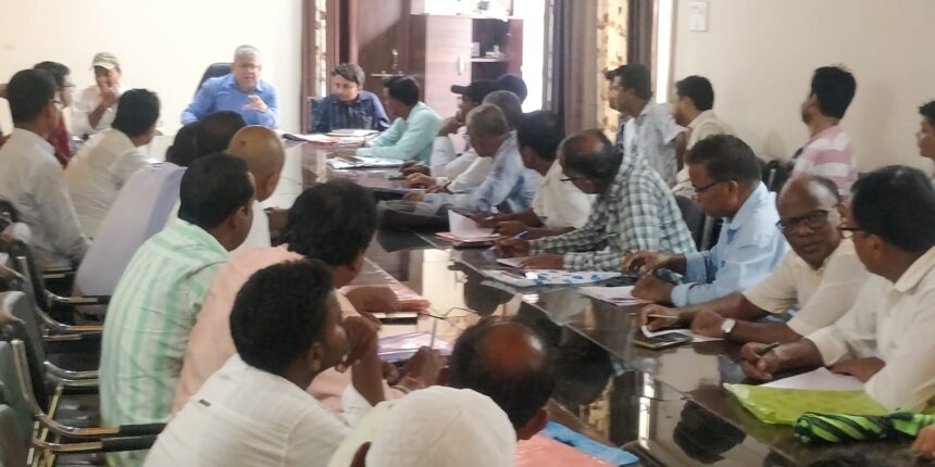कार्य में शिथिलता बरतने वाले बीएलओ पर जिला निर्वाचन आयोग सख्त 1 कार्य में शिथिलता बरतने वाले बीएलओ पर जिला निर्वाचन आयोग सख्त 1
