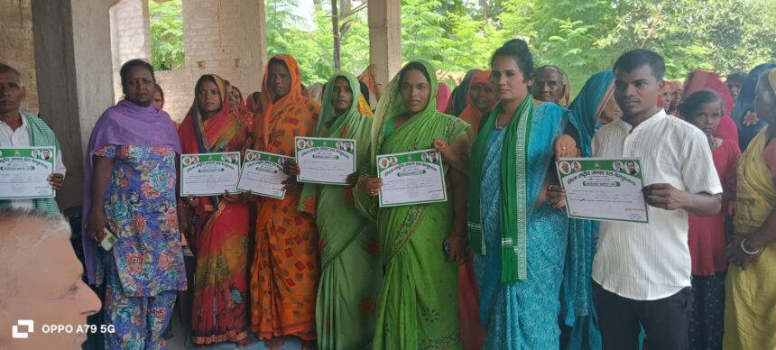 बेगूसराय में राजद की नजर झुग्गी-झोपड़ी में रहने वालों परचलाया जा रहा है सदस्यता एवं मनोनयन कार्यक्रम 1 बेगूसराय में राजद की नजर झुग्गी-झोपड़ी में रहने वालों परचलाया जा रहा है सदस्यता एवं मनोनयन कार्यक्रम 1