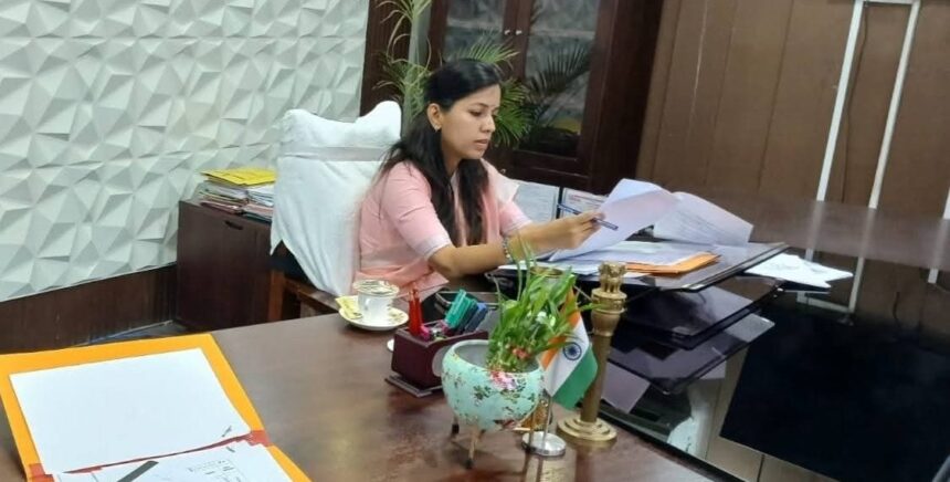 मुहर्रम मनाने के लिए होंगे सुरक्षा के पुख्ता इंतजाम शांति एवं सद्भाव के लिए डीएम ने की बैठक 1 मुहर्रम मनाने के लिए होंगे सुरक्षा के पुख्ता इंतजाम शांति एवं सद्भाव के लिए डीएम ने की बैठक 1