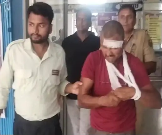 एनएच पर 25 फीट गहरे गड्ढे में पलटी बस 15 यात्री घायल, 3 की हालत गंभीर; सभी जा रहे थे गंगा स्नान करने 1 एनएच पर 25 फीट गहरे गड्ढे में पलटी बस 15 यात्री घायल, 3 की हालत गंभीर; सभी जा रहे थे गंगा स्नान करने 1