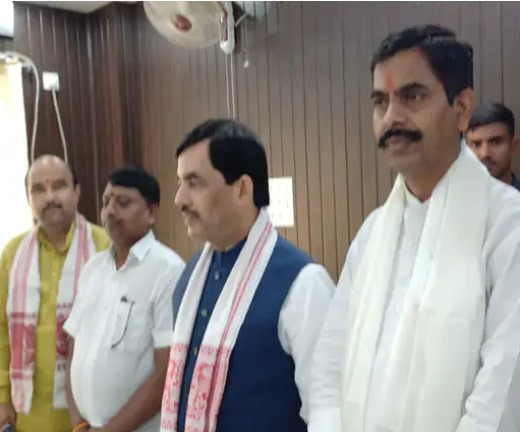 तेजस्वी इतने शिक्षित नहीं कि अखबार में लेख लिखें : शाहनवाज हुसैन 1 तेजस्वी इतने शिक्षित नहीं कि अखबार में लेख लिखें : शाहनवाज हुसैन 1