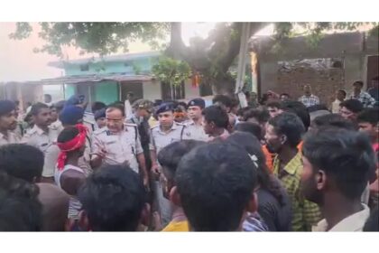 प्रेमी ने दोस्तों संग मिलकर की प्रेमिका के भाई की हत्याअफेयर का विरोध करने पर चाकू से गोदकर की हत्या, आरोपी प्रेमी ने कई बार दी थी धमकी 11