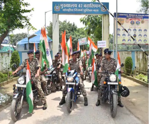 गयाजी में सीआरपीएफ ने निकाली तिरंगा बाइक रैली 1 गयाजी में सीआरपीएफ ने निकाली तिरंगा बाइक रैली 1
