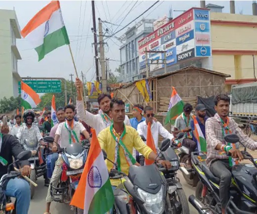 जमुई में निकाली गई 23 किमी लंबी तिरंगा यात्रा 1 जमुई में निकाली गई 23 किमी लंबी तिरंगा यात्रा 1