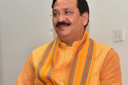 संपादक के विस्थापन का कठिन समय! 4