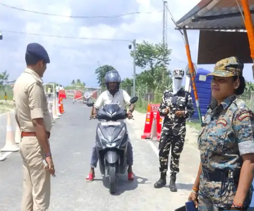 आतंकियों के बिहार घुसने के इनपुट पर भारत-नेपाल बॉर्डर पर चेकिंग बढ़ाई 1 आतंकियों के बिहार घुसने के इनपुट पर भारत-नेपाल बॉर्डर पर चेकिंग बढ़ाई 1