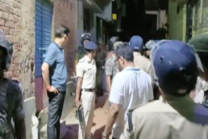 गणेश मूर्ति विसर्जन के बीच 2 पक्षों में झड़प, 2 हिरासत में 12