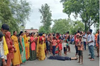 तेज रफ्तार पिकअप ने महिला को कुचला, मौत 16