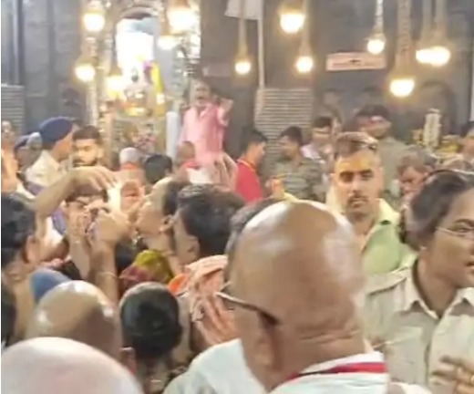 पितृ पक्ष मेले में 5 चोर पकड़ाए 1