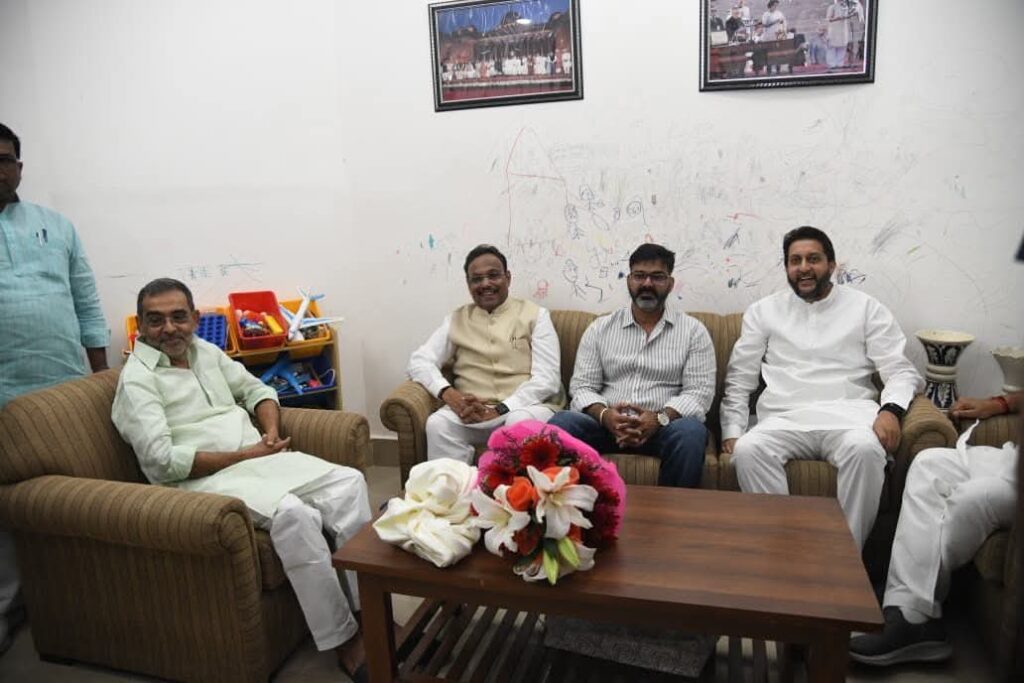 भोजपुरी स्टार पवन सिंह की बीजेपी में वापसी: शाहाबाद-मगध में ऋतुराज सिन्हा और उपेंद्र कुशवाहा की रणनीति ने बदला चुनावी समीकरण 2 भोजपुरी स्टार पवन सिंह की बीजेपी में वापसी: शाहाबाद-मगध में ऋतुराज सिन्हा और उपेंद्र कुशवाहा की रणनीति ने बदला चुनावी समीकरण 2