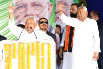 सीएम नीतीश ने कैमूर को दी 980 करोड़ की सौगात मेडिकल कॉलेज की जमीन का किया निरीक्षण, 980 करोड़ की 178 योजनाओं का शिलान्यास 56
