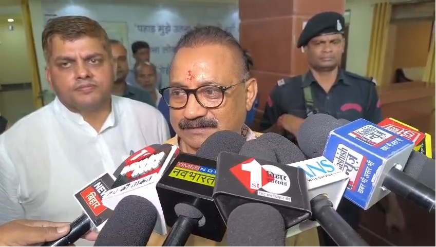 प्रशांत किशोर के आरोप पर जवाब देने में अशोक चौधरी के छूटे पसीने, कहा- मीडिया में नहीं, कोर्ट में बात करेंगे 1