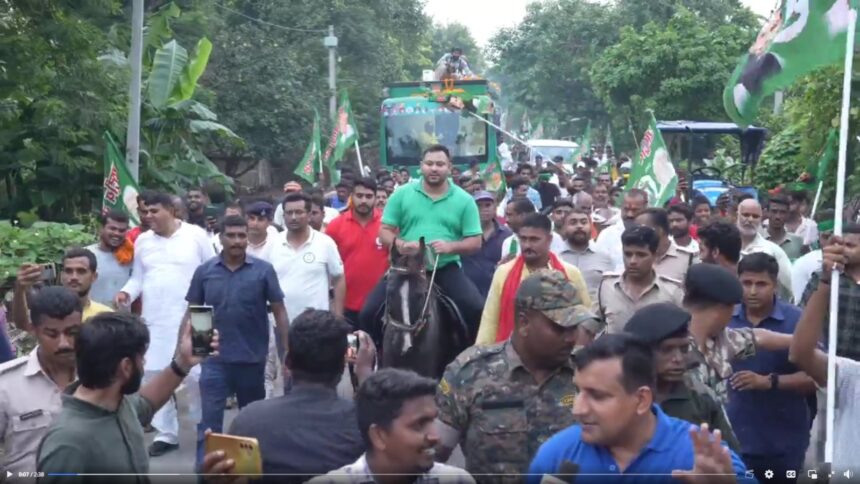 तेजस्वी यादव की बिहार अधिकार यात्रा: मोकामा में घोड़े पर सवार होकर अनंत सिंह को दिखाया राजनीतिक दम 1