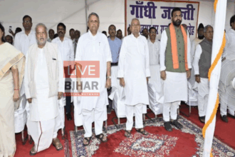 महात्मा गांधी जयंती: सीएम नीतीश कुमार ने गांधी मैदान में दी श्रद्धांजलि, बापू के आदर्शों पर चलने का लिया संकल्प 8