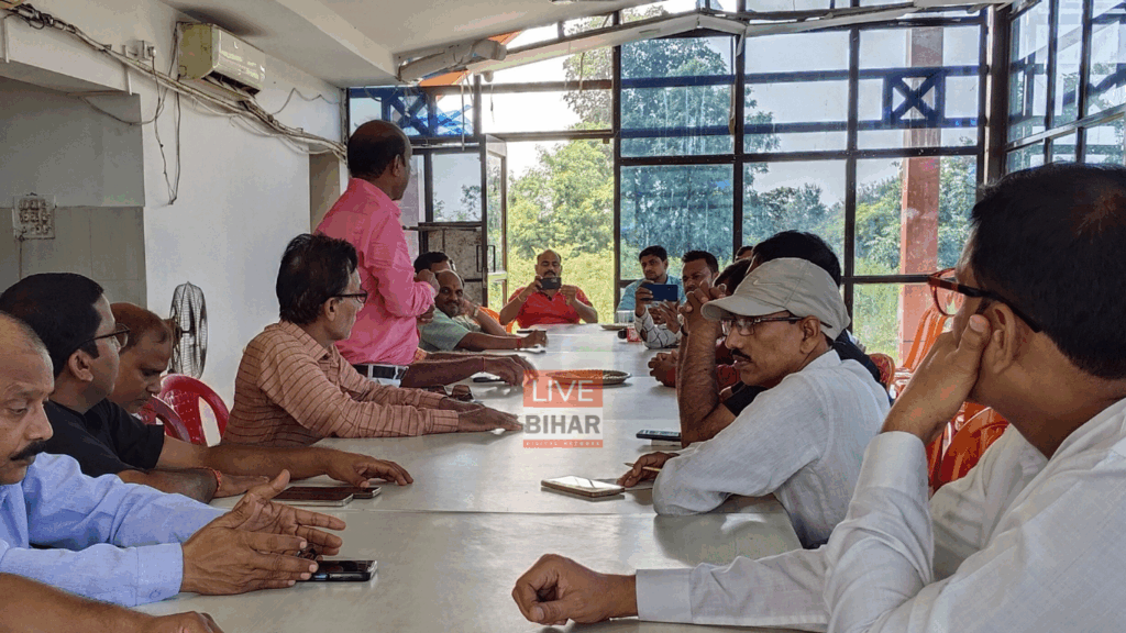 बिहार के पत्रकारों ने की बड़ी मांगे वर्किंग जर्नलिस्ट ऑफ इंडिया ने पेश किया 8 सूत्री ज्ञापन। 2 बिहार के पत्रकारों ने की बड़ी मांगे वर्किंग जर्नलिस्ट ऑफ इंडिया ने पेश किया 8 सूत्री ज्ञापन। 1