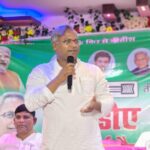 देसरी में मनीष वर्मा का गरजता बयान — विपक्ष को बताया ‘झूठ का पुलिंदा’, नीतीश कुमार को बताया बिहार का अजातशत्रु 3 देसरी में मनीष वर्मा चुनावी सभा को संबोधित करते हुए