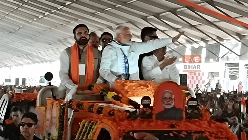 बिहार में चुनावी शंखनाद, कर्पूरी ग्राम से BJP का बड़ा दांव - PM Modi पहुंचे बिहार करेंगे चुनाव प्रचार, समस्तीपुर और बेगुसराई में करेंगे विशाल जनसभाएँ! 2 बिहार में चुनावी शंखनाद, कर्पूरी ग्राम से BJP का बड़ा दांव - PM Modi पहुंचे बिहार करेंगे चुनाव प्रचार, समस्तीपुर और बेगुसराई में करेंगे विशाल जनसभाएँ! 1