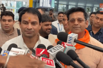 पटना एयरपोर्ट पर रवि किशन और तेज प्रताप यादव की मुलाकात