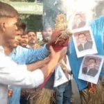 पटना में RJD कार्यकर्ताओं द्वारा संजय यादव का पुतला जलाते हुए दृश्य
