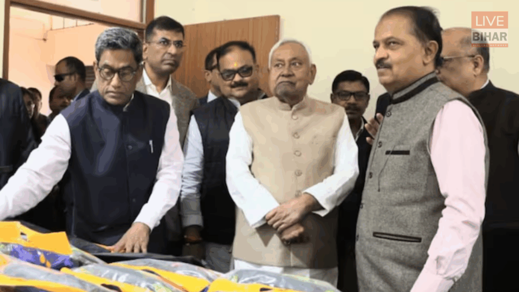 Bihar Cabinet: नीतीश सरकार ने युवाओं के लिये खोला बड़ा पिटारा, पहली कैबिनेट में रोजगार और नई इकोनॉमी पर 10 बड़े फैसले 1