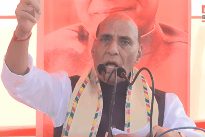 राघोपुर में चुनावी सभा को संबोधित करते हुए रक्षा मंत्री राजनाथ सिंह, बिहार चुनाव 2025 में एनडीए उम्मीदवार के समर्थन में भाषण देते हुए