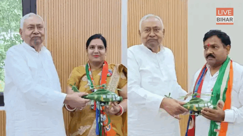 Bihar Election 2025: नीतीश कुमार का भावुक अंदाज़, बोले – “हम आपके वोटर हैं भाई!” बख्तियारपुर में एनडीए प्रत्याशी से मुलाकात से गूंजा माहौल 1