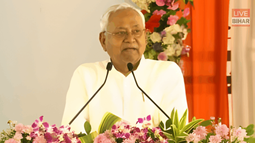 Bihar Election 2025: नीतीश कुमार का भागलपुर में पावरफुल वार, बोले – “पहले की सरकार फालतू थी, अब कानून का राज है” 1