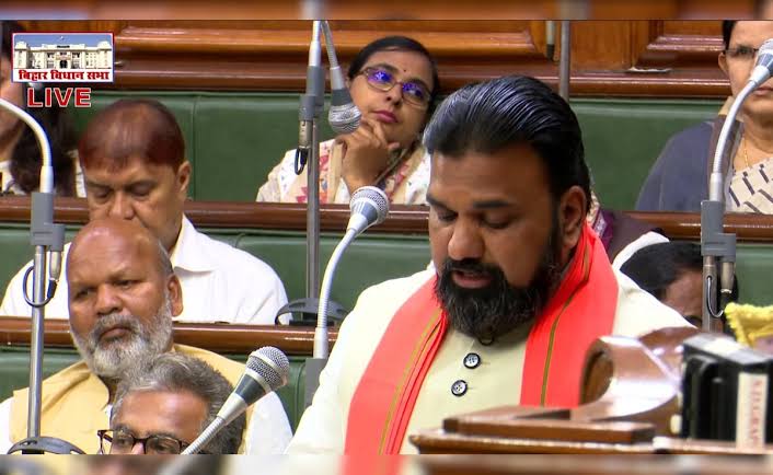 Bihar News: FIR के लिए घूस ली तो जाएगी नौकरी, विधानसभा में गृह मंत्री सम्राट चौधरी का सख्त ऐलान  1