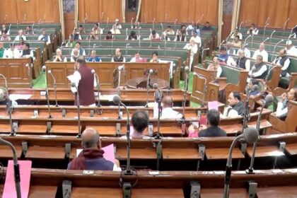 Bihar Vidhansabha Session 2025: हंगामे के बीच दोनों सदन अनिश्चितकाल के लिए स्थगित, विपक्ष ने सरकार को जमकर घेरा  2