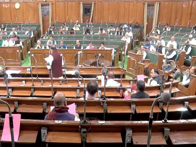 Bihar Vidhansabha Session 2025: हंगामे के बीच दोनों सदन अनिश्चितकाल के लिए स्थगित, विपक्ष ने सरकार को जमकर घेरा  1