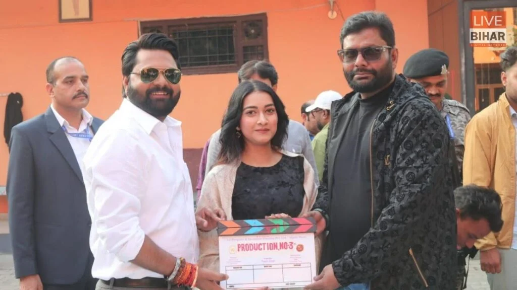 Danveer Bhojpuri Film: लखनऊ में शुरू हुई पवन सिंह की ‘दानवीर’ की भव्य शूटिंग, सोशल मैसेज और एक्शन का बड़ा पैकेज 3 Danveer Bhojpuri Film: लखनऊ में शुरू हुई पवन सिंह की ‘दानवीर’ की भव्य शूटिंग, सोशल मैसेज और एक्शन का बड़ा पैकेज 2