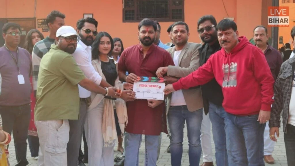 Danveer Bhojpuri Film: लखनऊ में शुरू हुई पवन सिंह की ‘दानवीर’ की भव्य शूटिंग, सोशल मैसेज और एक्शन का बड़ा पैकेज 4 Danveer Bhojpuri Film: लखनऊ में शुरू हुई पवन सिंह की ‘दानवीर’ की भव्य शूटिंग, सोशल मैसेज और एक्शन का बड़ा पैकेज 3