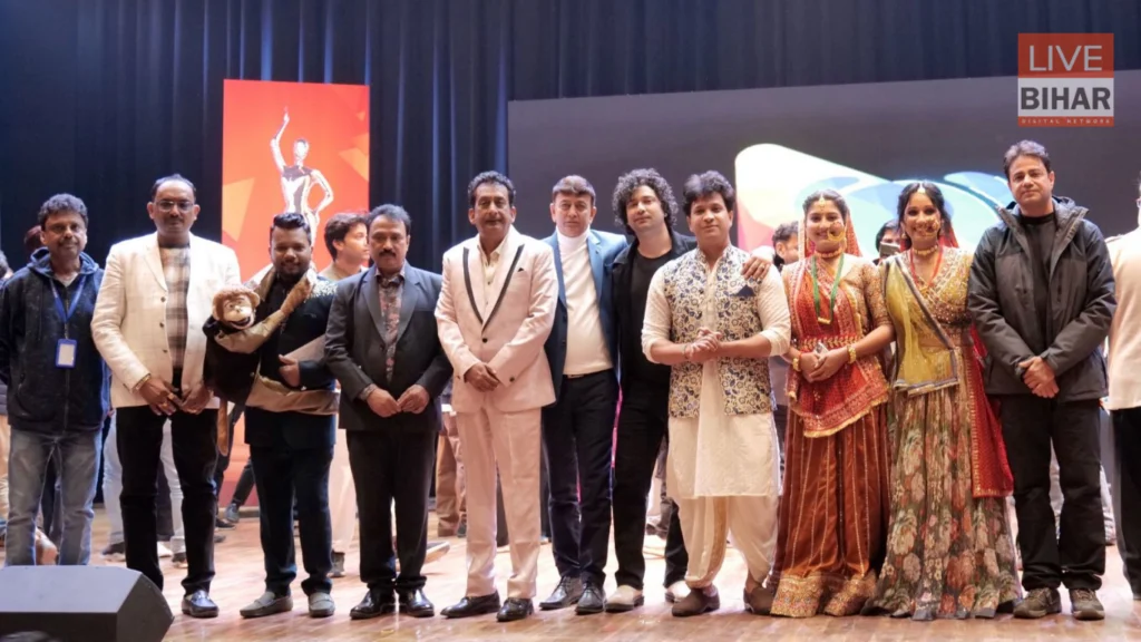 Uttarakhandi Film Awards 2025: उत्तराखंडी सिनेमा का भव्य उत्सव गढ़ी कैंट में संपन्न 2 Uttarakhandi Film Awards 2025: उत्तराखंडी सिनेमा का भव्य उत्सव गढ़ी कैंट में संपन्न 1